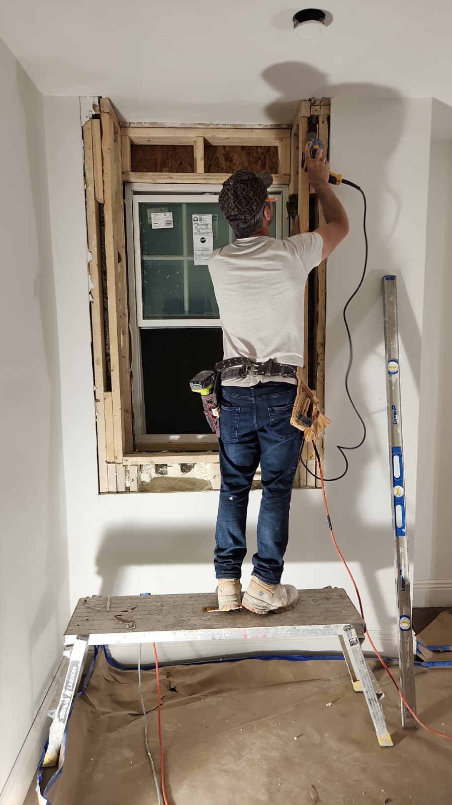 Wall opening preparation around a window
